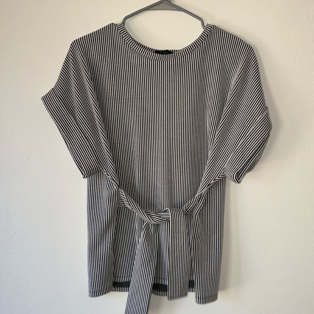 Express black and white blouse